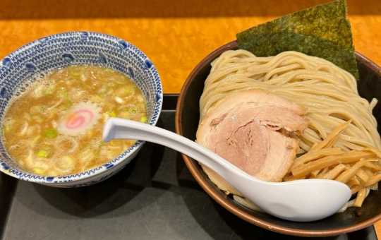 安定とがっつりを求めるあなたへ・・・【つけ麺　舎鈴】