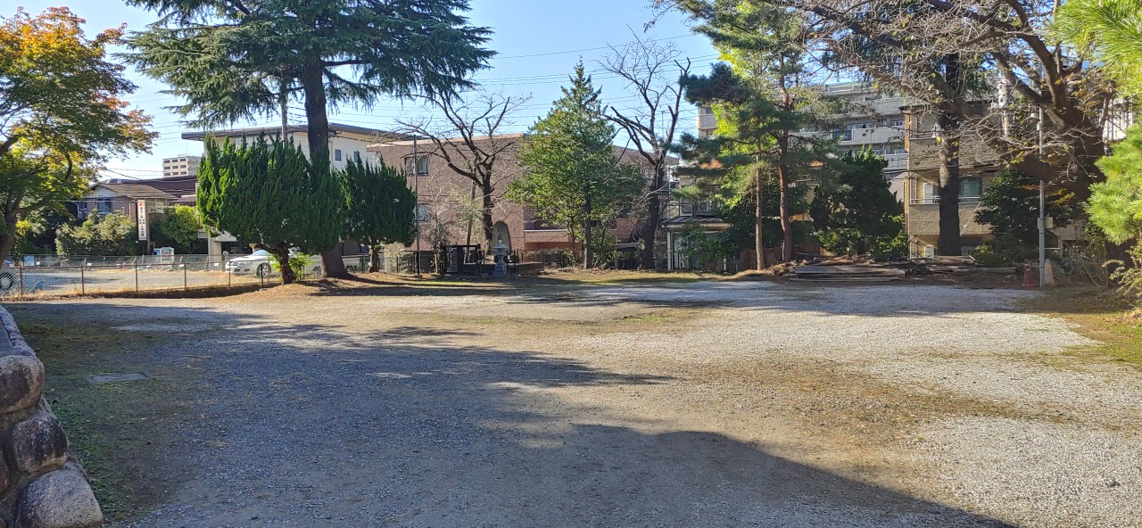 諏訪神社に訪れる