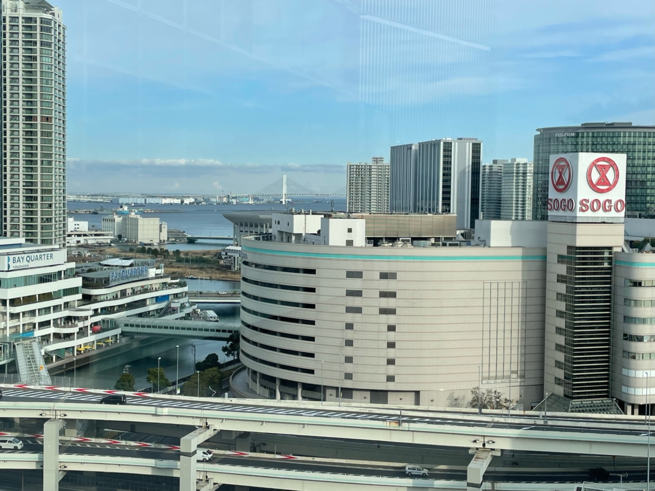 横浜駅直結・JR横浜タワー１２階にある屋上庭園「うみぞらデッキ」