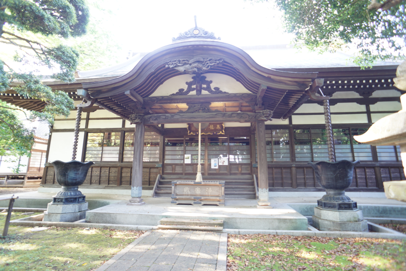 駅から徒歩1分のお寺！？【泉龍寺】