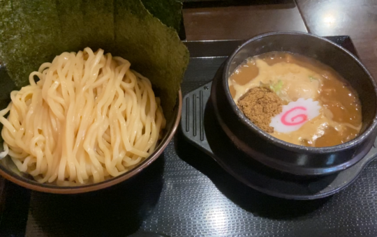 反町のラーメン屋、「麺侍右京」です！