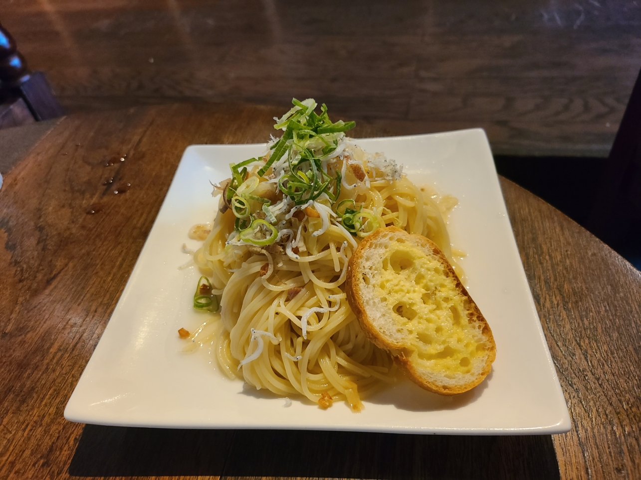 新丸子ランチ🍝【OBANZAIBAR輪】