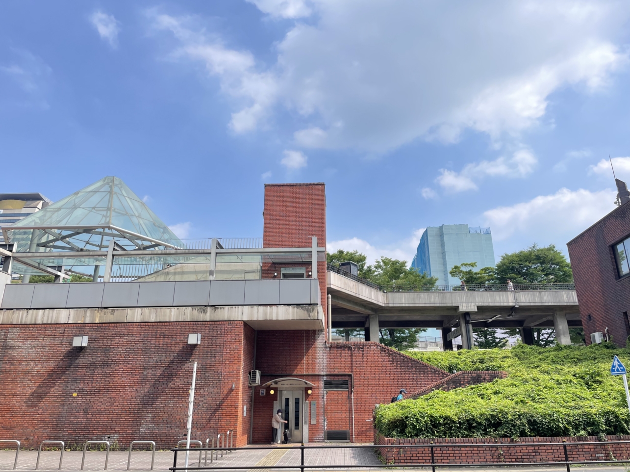 多摩に赤レンガ倉庫が！？☆多摩センター駅☆