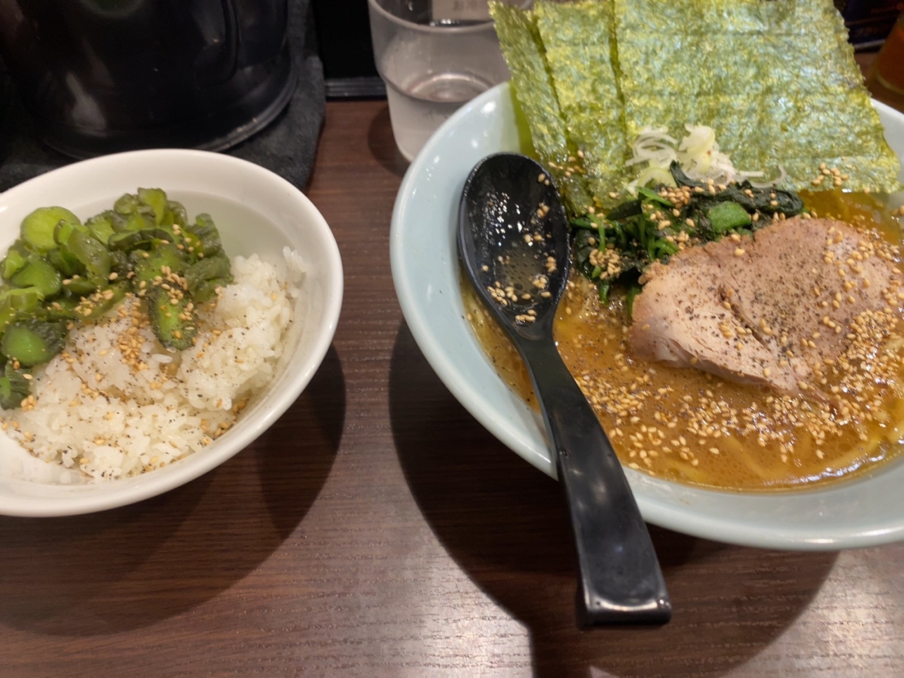 渋谷マークシティ近くの人気家系ラーメン【侍】