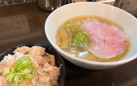 ☆絶品塩ラーメン【町田汁場 しおらーめん 進化 町田駅前店】☆